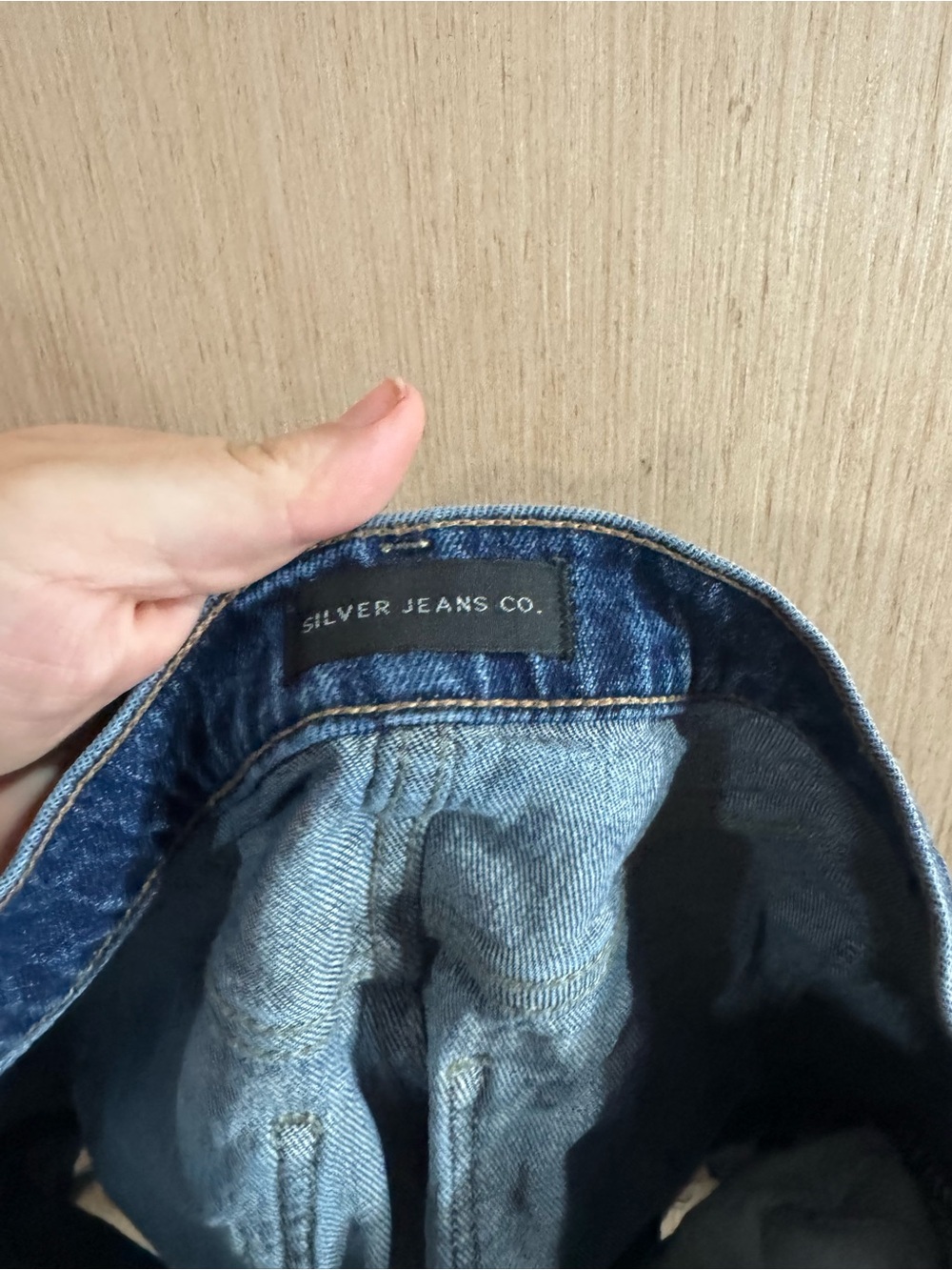 Silver Jeans Co Dark Wash Highly Desirable High-Rise Denim Shorts Size 30 - Picture 3 of 5